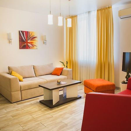 Apartments "Pleasure" Kyiv Exterior photo