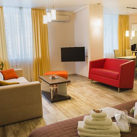 Apartments "Pleasure" Kyiv Exterior photo
