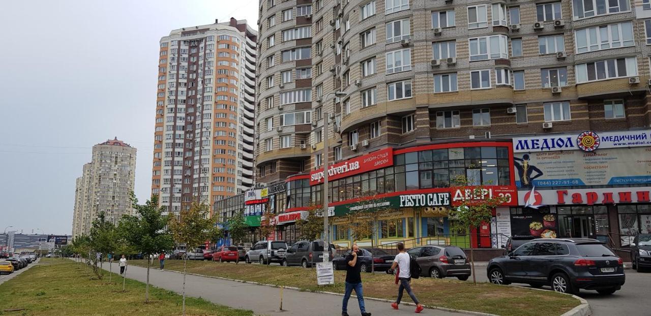 Apartments "Pleasure" Kyiv Exterior photo